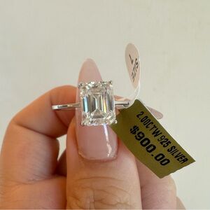 Elegant Silver Women's Ring with Clear Stone